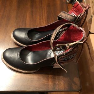 Freebird Raeanne Black Multi size 9